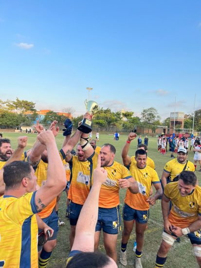 Poli, Ilhabela e URA festejam os títulos do XV em São Paulo