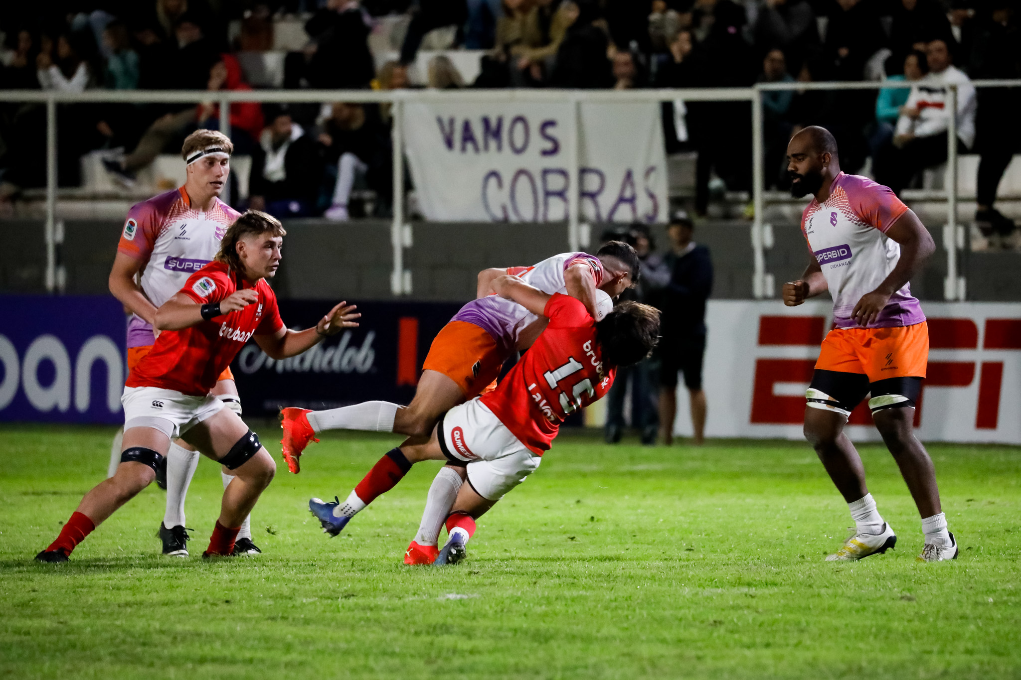 Cobras arrancam precioso ponto bônus fora de casa contra o líder do Super Rugby Américas